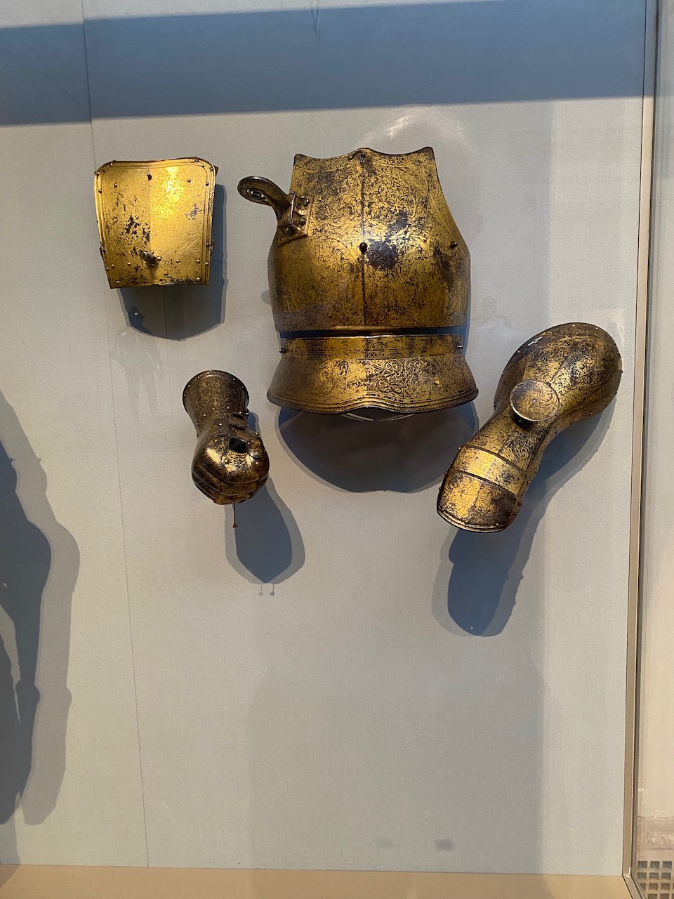 the met - armor of king henry viii 02.jpeg